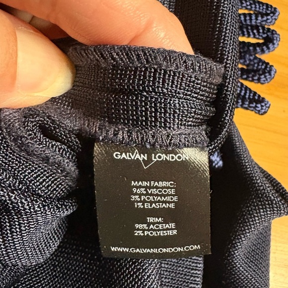 EUC Galvan London- Aguafina Elegant Navy Blue Off-Shoulder Dress. Size US 2 - Picture 8 of 11